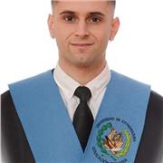 Profesor de Primaria apto para cualquier nivel y edad, extrovertido y simpático con los alumnos.